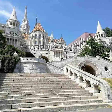 Delightful In The , We Would To Welcome To Our Large, Modern, And Quiet With Ac And High Speed Internet,walking Distance To The World-famous New York Cafe Budapest