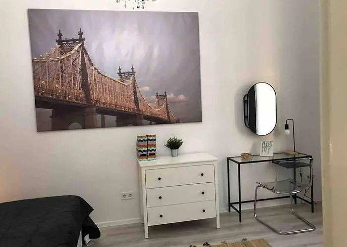 Delightful In The , We Would To Welcome To Our Large, Modern, And Quiet With Ac And High Speed Internet,walking Distance To The World-famous New York Cafe 布达佩斯