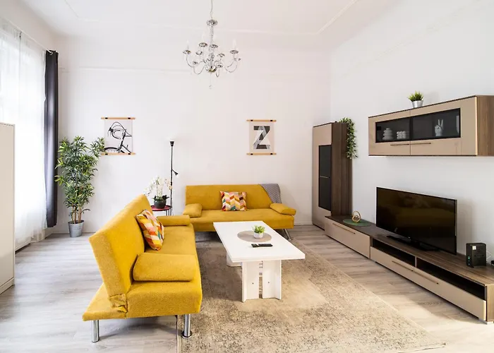 Delightful In The , We Would To Welcome To Our Large, Modern, And Quiet With Ac And High Speed Internet,walking Distance To The World-famous New York Cafe 布达佩斯