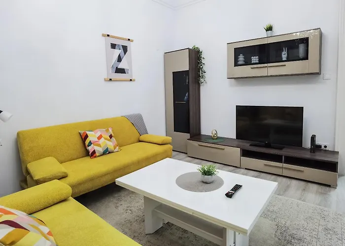 公寓 Delightful In The , We Would To Welcome To Our Large, Modern, And Quiet With Ac And High Speed Internet,walking Distance To The World-famous New York Cafe