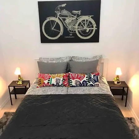 Lejlighed Perfect Location,newly Decorated Modern, Large Place 60 M2, Really Quiet So Have A Good Night Sleep, Ac, Netflix, Smart Tv, High-speed Internet, World Famous New York Cafe Only 10 Minutes Walk Budapest
