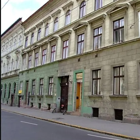 Lejlighed Perfect Location,newly Decorated Modern, Large Place 60 M2, Really Quiet So Have A Good Night Sleep, Ac, Netflix, Smart Tv, High-speed Internet, World Famous New York Cafe Only 10 Minutes Walk