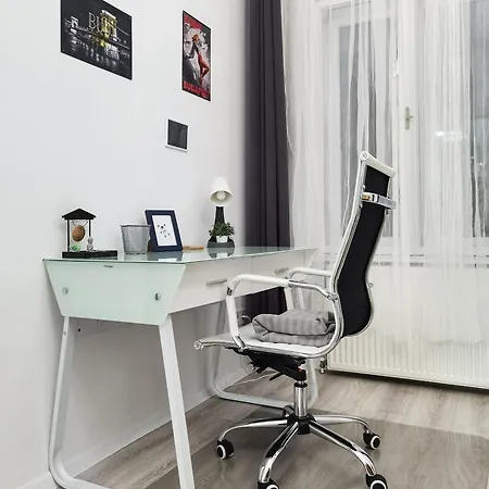 Lejlighed Perfect Location,newly Decorated Modern, Large Place 60 M2, Really Quiet So Have A Good Night Sleep, Ac, Netflix, Smart Tv, High-speed Internet, World Famous New York Cafe Only 10 Minutes Walk *