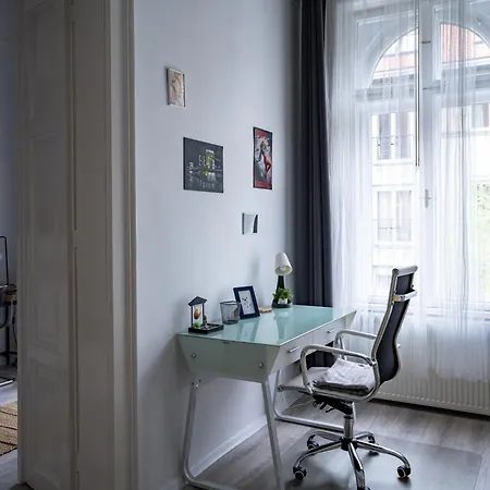 公寓 Delightful In The , We Would To Welcome To Our Large, Modern, And Quiet With Ac And High Speed Internet,walking Distance To The World-famous New York Cafe 布达佩斯